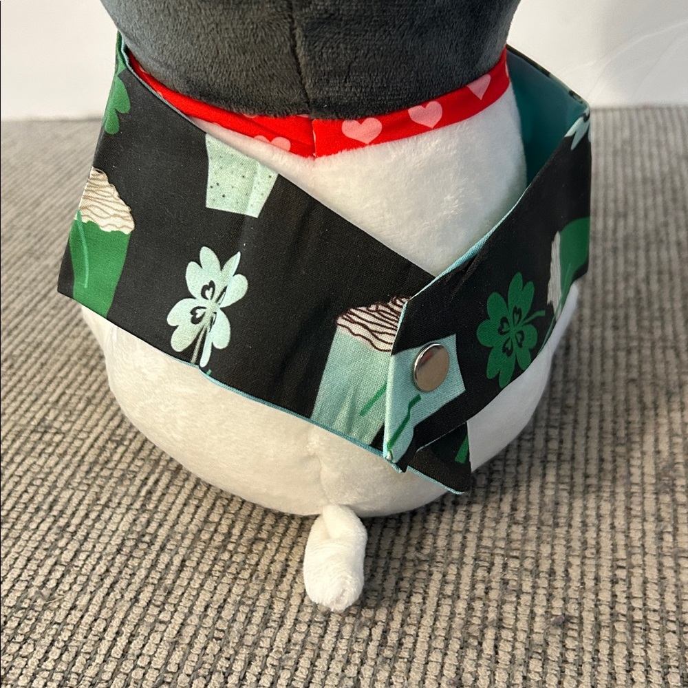St Patrick’s day Dog Bandana NEW coffee cups rainbows clovers - Picture 3 of 7